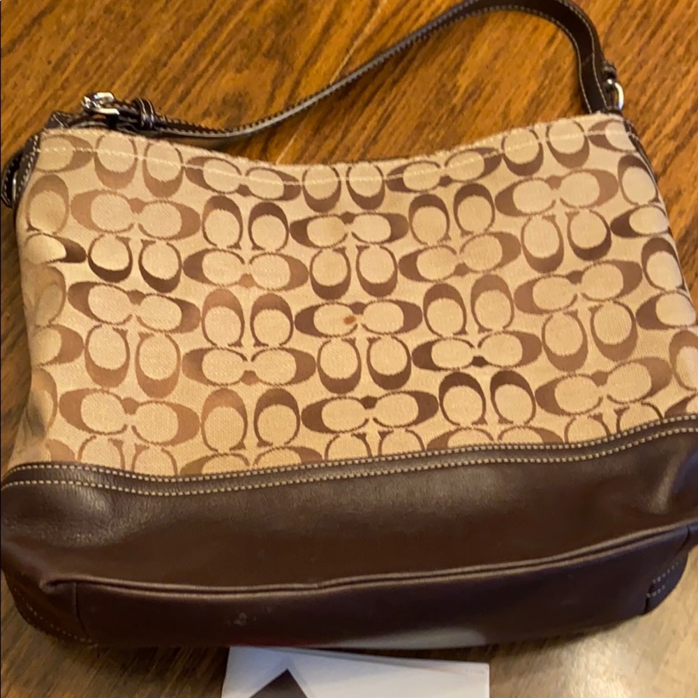 Large Coach purse 👜 - Picture 2 of 6
